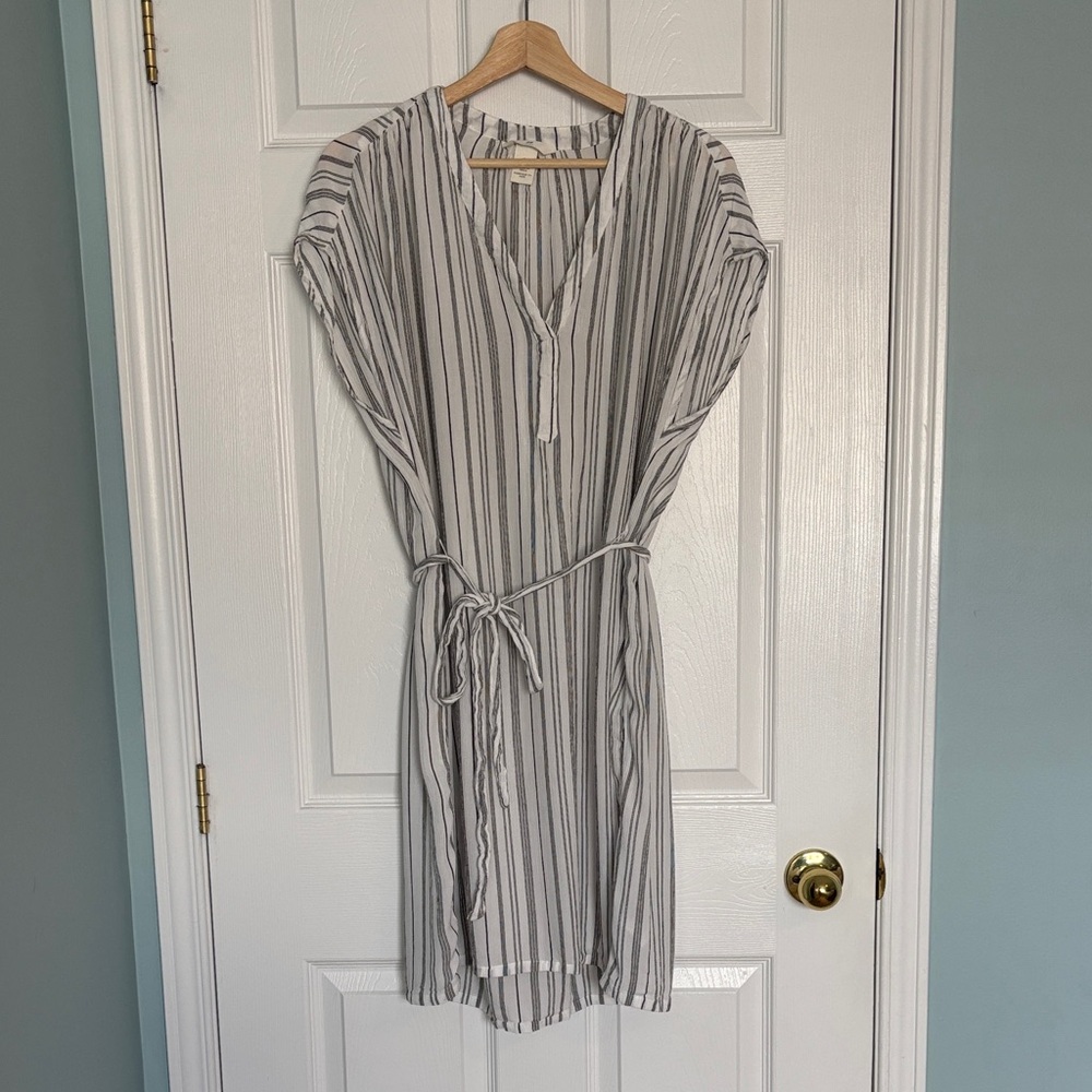 H&M cap sleeved striped tie waist dress